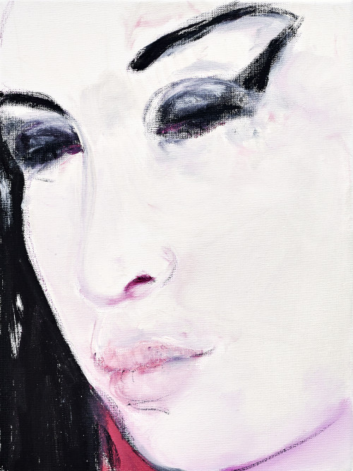 CLOSE UP