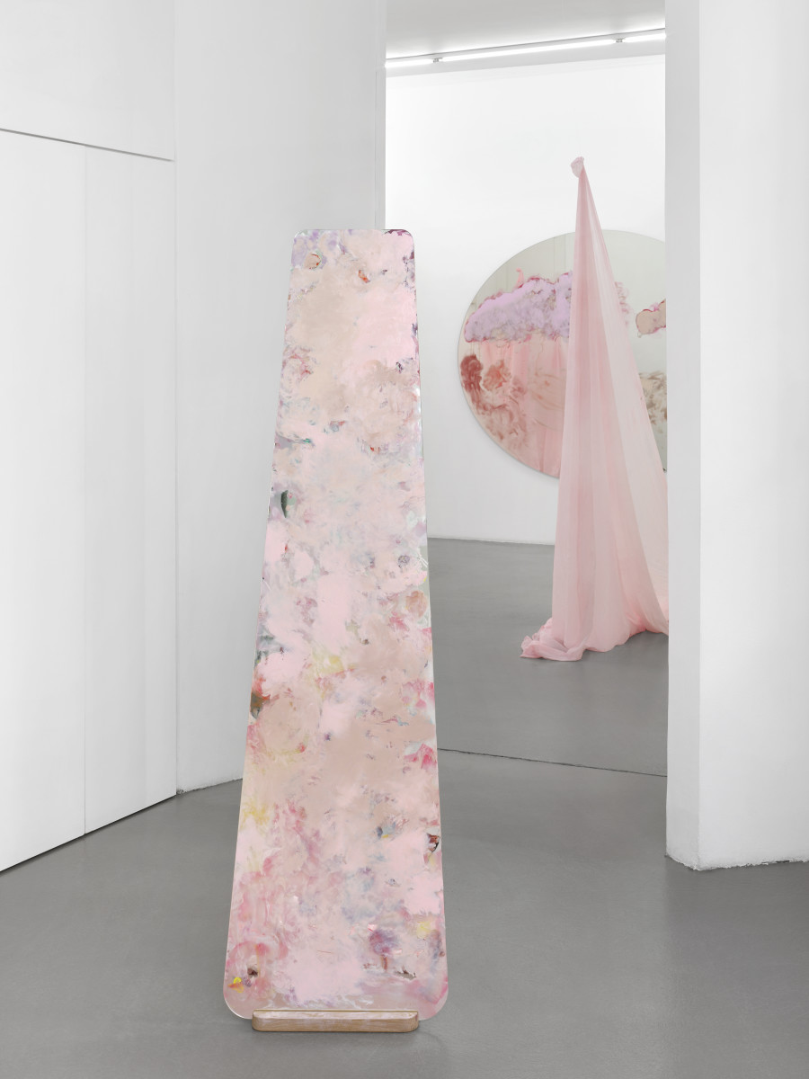 Karla Black, First Hand, 2025, glass paint and oil paint on mirror, 170 x 27,5 / 47 cm