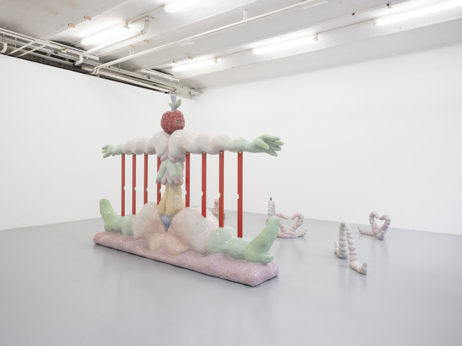 Zsófia Keresztes, Fence, 2022, Soft Alliance I-VI, Installation view, CAN Centre d’Art Neuchâtel, Photo: S. Verdon