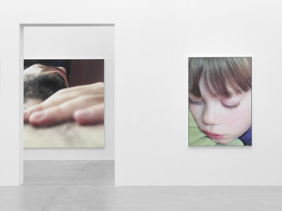 Installation view, Steven Shearer, The Golden Recline, Galerie Eva Presenhuber, Maag Areal, Zurich, 2025. © Steven Shearer. Courtesy the artist and Galerie Eva Presenhuber, Zurich / Vienna. Photo: Stefan Altenburger Photography, Zürich