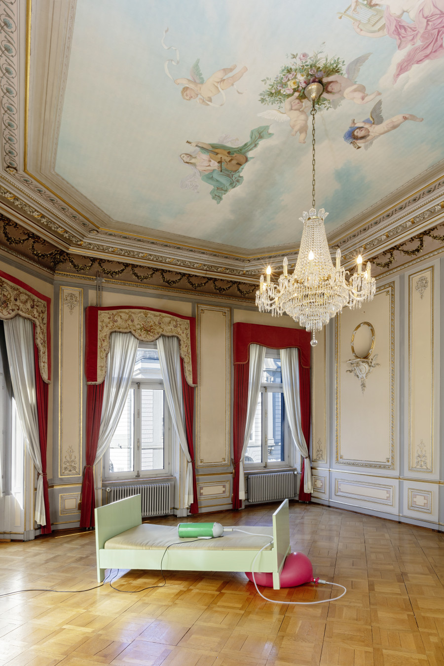 Roman Signer, Donation from the Ursula Hauser Collection, installation view Kirchhoferhaus, Kunstmuseum St. Gallen, Photo: Stefan Rohner