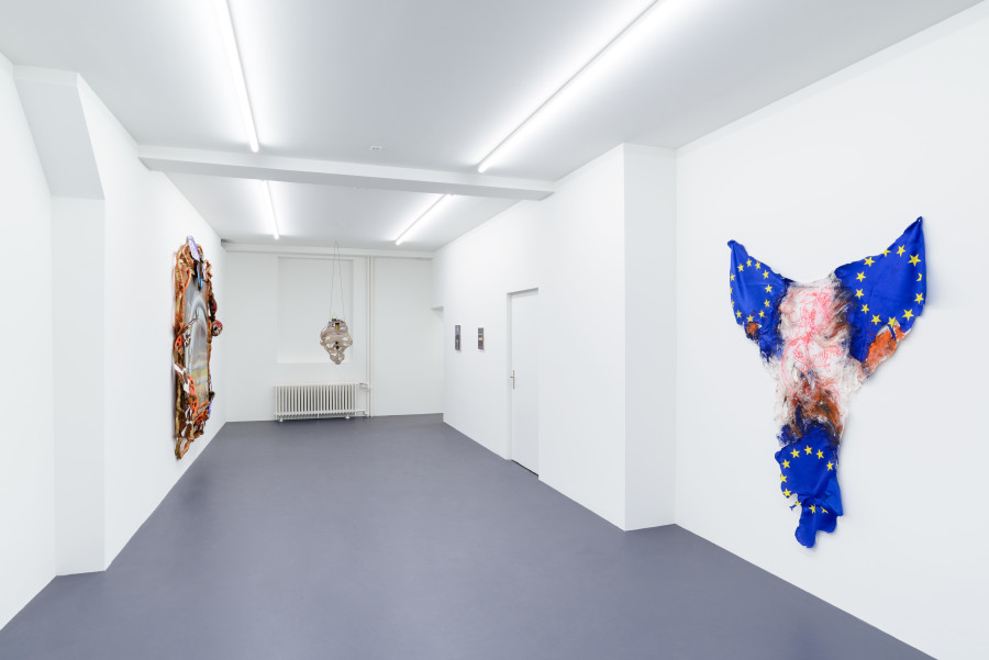 Exhibition view, Symmetrical Space Pops, Galerie Gregor Staiger, 2024. Photography/ Courtesy Galerie Gregor Staiger, Zurich.