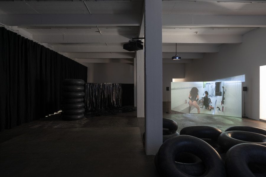Alexandra Bachzetsis, Notebook: Mermaid Porn, 2022, dialogue with Michel Auder, Emi Curty and Zeltia Robin. Photo: Kunst Halle Sankt Gallen, E. Sommer. Courtesy: the artist. Courtesy: Experimenter, Karma International, kurimanzutto, Meyer Riegger.