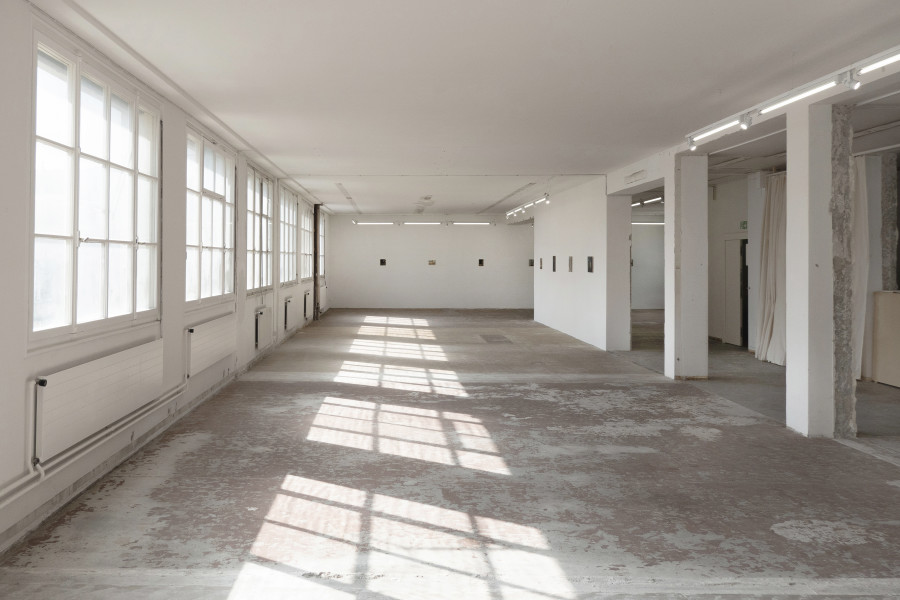 Exhibition view, Rita Siegfried, Bel Etage, suns.works, Zürich, 2025. ©2025 suns.works and the artist. Photography: Claude Barrault