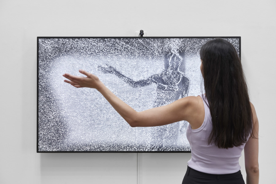 Exhibition view, Rafael Lozano-Hemmer, EXCUSE YOU!, Wilde, 2022. Photo: Philipp Hänger