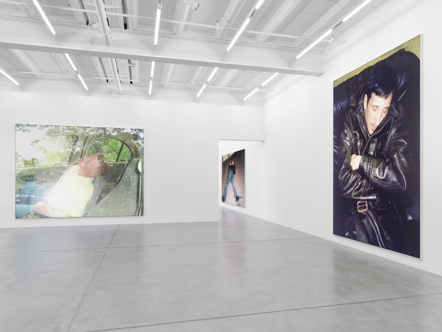 Installation view, Steven Shearer, The Golden Recline, Galerie Eva Presenhuber, Maag Areal, Zurich, 2025. © Steven Shearer. Courtesy the artist and Galerie Eva Presenhuber, Zurich / Vienna. Photo: Stefan Altenburger Photography, Zürich