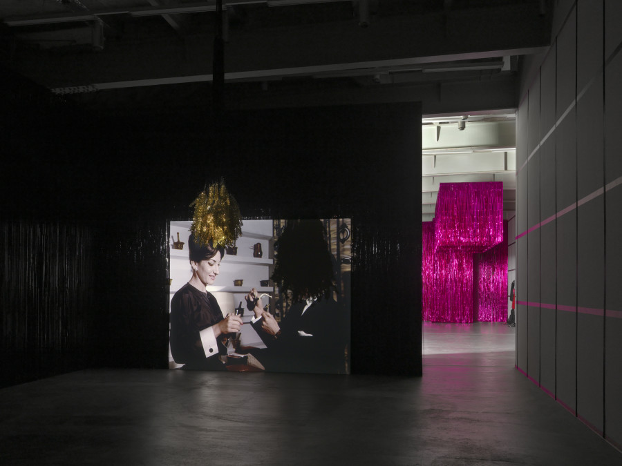 Installationsansicht / Installation view, Jacqueline Fraser, Kunsthalle Zürich, 2020. © Auszug von / Excerpt from "Maria by Callas“, ein Film von / a film by Tom Volf.
Foto / Photography: Annik Wetter