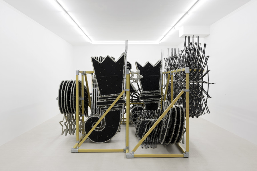 Recess and Incline (Basel, CH), 2023, steel, powder coating, aluminum joints, Christmas lights, dimensions variable. Photography: Gina Folly / all images copyright and courtesy of the artist and For