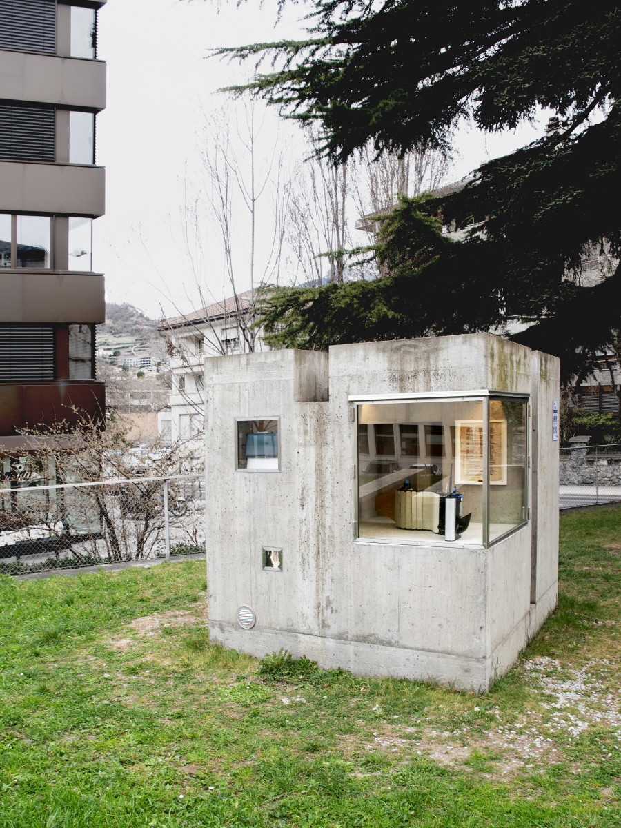 Installation view, Yan Tomaszewski, La Correction, Lemme, Sion, 2025.