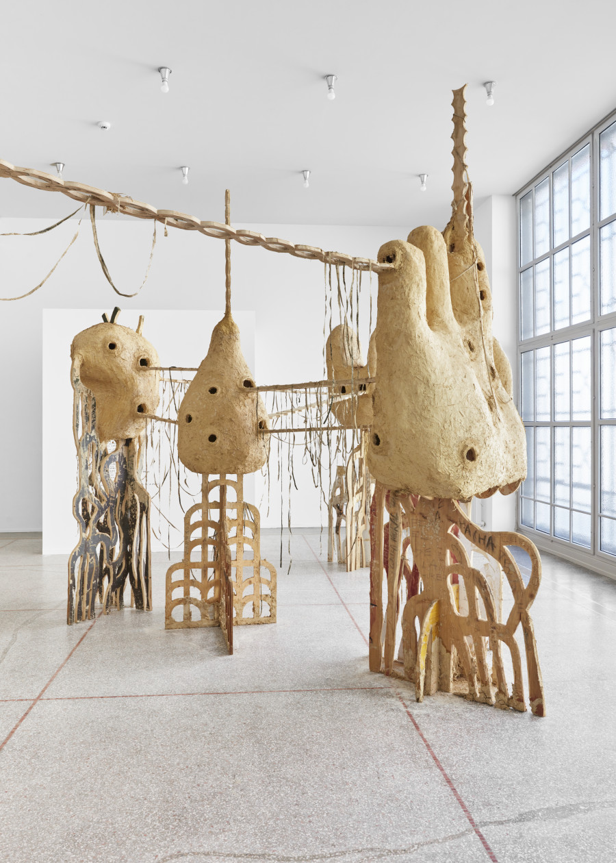 Exhibition view, Sebastián Dávila, Tierra rota. Se hace el día, Musée des Beaux-Arts la Chaux-de-Fonds, 2023. Images credit : Musée des beaux-arts de La Chaux-de-Fonds, Photo : Gaspard Gigon