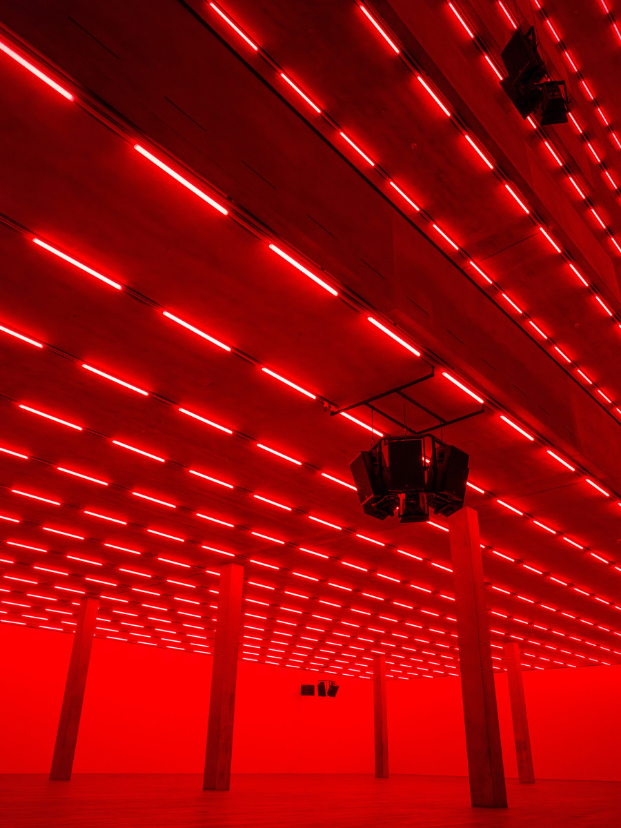 Steve McQueen, Bass, 2024, LED Light and Sound, Courtesy the artist, Co-commissioned work by Laurenz Foundation, Schaulager Basel and Dia Art Foundation, 15 June – 16 November 2025, Schaulager® Münchenstein/Basel (Installation view), Photo: Pati Grabowicz, © Steve McQueen