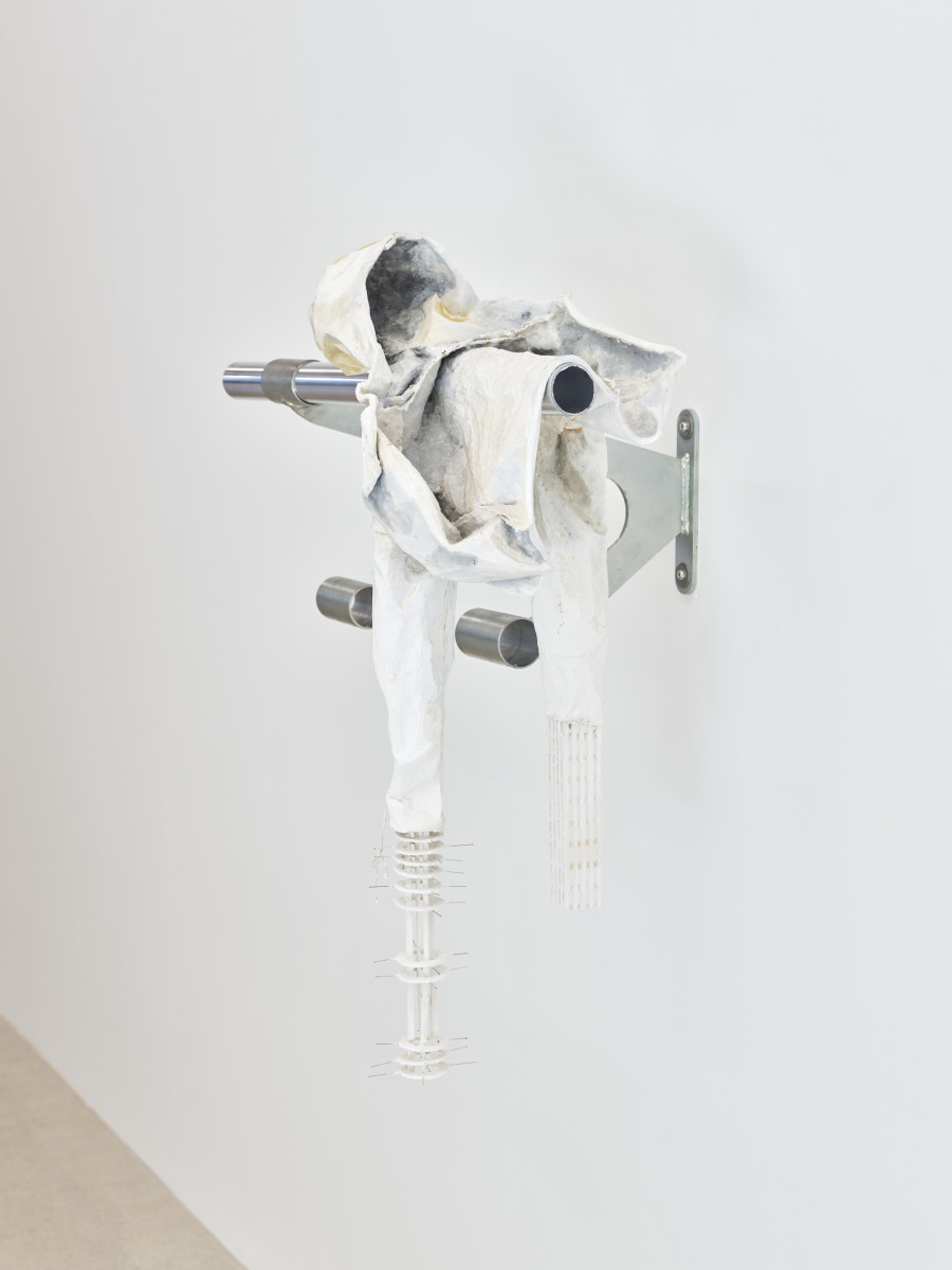 Christiane Blattmann, Dependers, 2025, Barre holders, aluminum, encaustic on jesmonite, stucco plaster and canvas, archival cardboard, steel, 59 × 20 × 29 cm. Damien & The Love Guru, 2025. Courtesy of the artist and Damien & The Love Guru, Brussels/Zurich. Photography : Felix Jungo