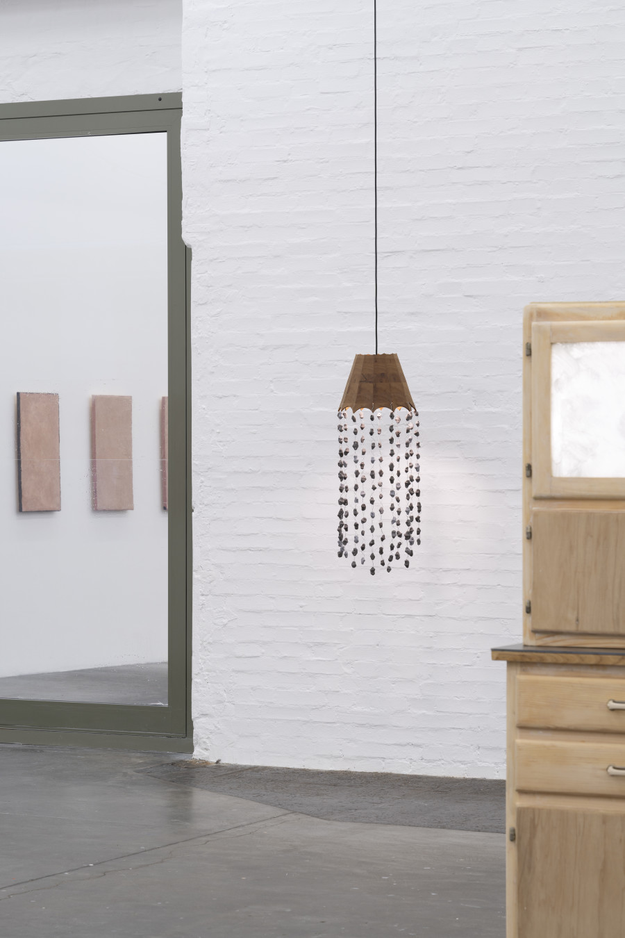 Marta Margnetti, Pugni chiusi, Non ho più speranze, In me c’è la notte più nera, Occhi spenti, Nel buio del mondo, Per chi è di pietra come me, 2024. Courtesy: the artist. Photo: Kunst Halle Sankt Gallen, E. Sommer.