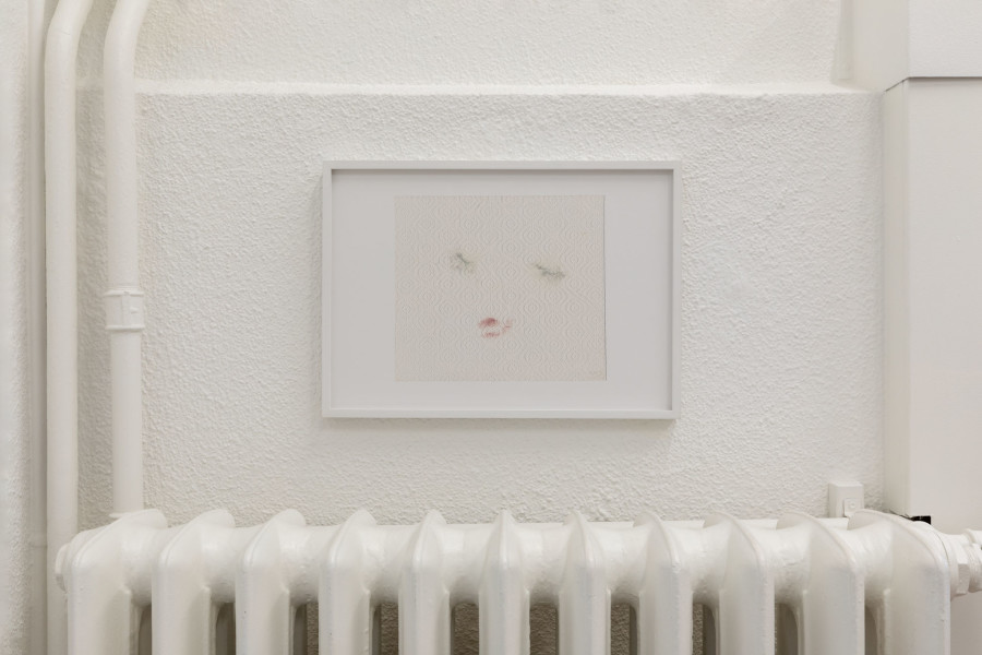 Installation view, MUMBLES SLIDE ALONG THE SLEEVE, KRONE COURONNE, 2023. Credits © Guadalupe Ruiz