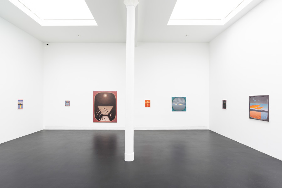 Caroline Bachmann, Lune rousse reflet, 2023 Exhibition view, Galerie Gregor Staiger, Zurich. Courtesy the artist and Galerie Gregor Staiger, Zurich Photography: Galerie Gregor Staiger, Zurich