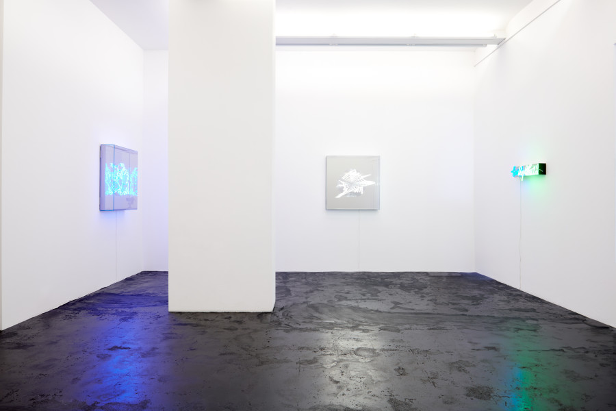 Brigitte Kowanz, Alejandra Seeber «Summer–Insert», Installation view Häusler Contemporary Zurich, 2023, photo: Mischa Scherrer