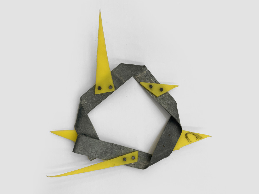 Bernhard Schobinger, Untitled, 1983, Arm cuff made of titanium zinc, plastic, 12 x 12.4 x 1.7 cm, inner ⌀ 5.5 cm