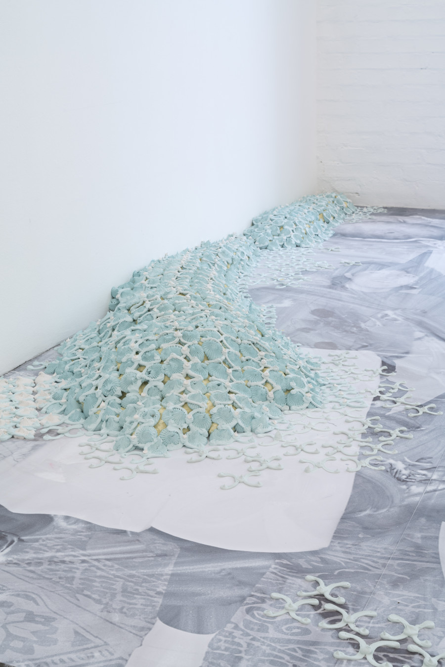 Melike Kara, «Emine`s Garden», exhibition view, 2023. Photo: Kunst Halle Sankt Gallen, E. Sommer. Courtesy: the artist Jan Kaps, Cologne & Peres Projects, Berlin