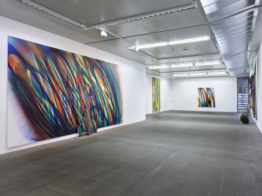 Ausstellungsansichten: Katharina Grosse. Studio Paintings, 1988–2022. Foto: © Rolf Siegenthaler / Kunstmuseum Bern