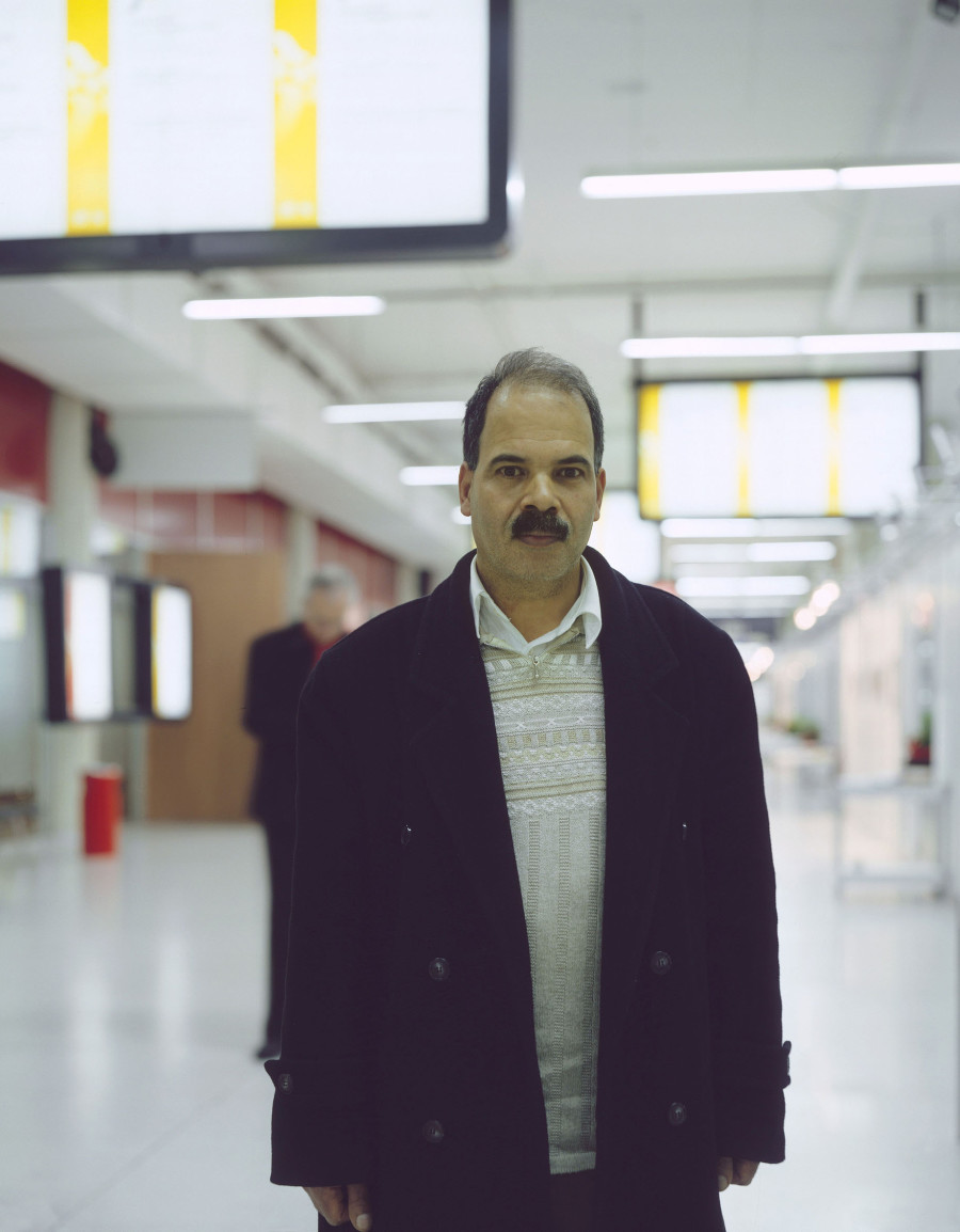 Tahar Abidi, Tunisian journalist, political refugee in France, WSIS, Geneva, December 10, 2003. Framed ilfochrome print mounted on aluminum, 158.5 x 129 cm, 1/3 + 2 AP
