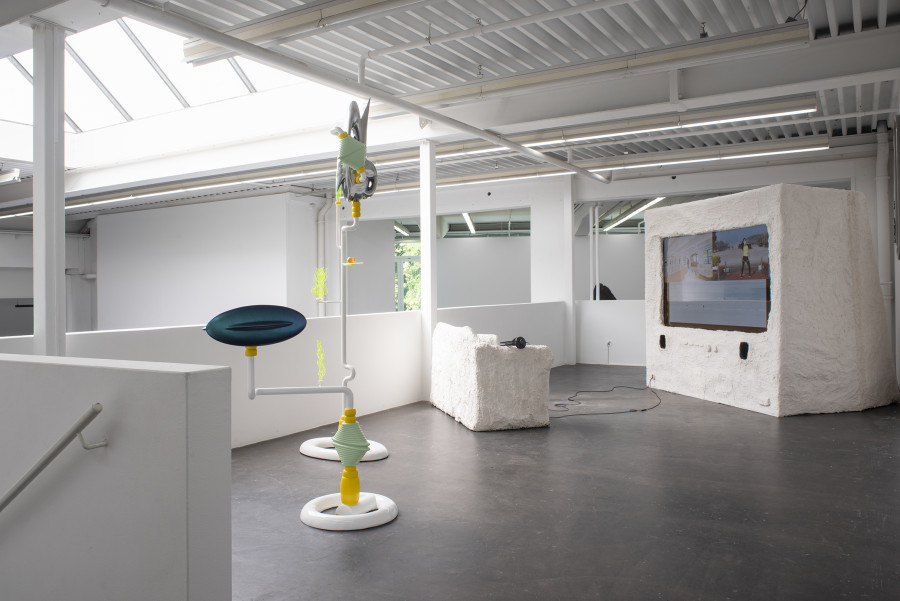 Camille Lambelet, New arrivals, 2023; Jodok Wehrli, sitting, scheming, watching, dreaming (of how it would feel to be coherent), 2023 Installation view EL GRAN GRITO, Graduation Exhibition Bachelor and Master Institute Art Gender Nature HGK Basel FHNW, Kunsthaus Baselland, 2023, photo: Christian Knörr