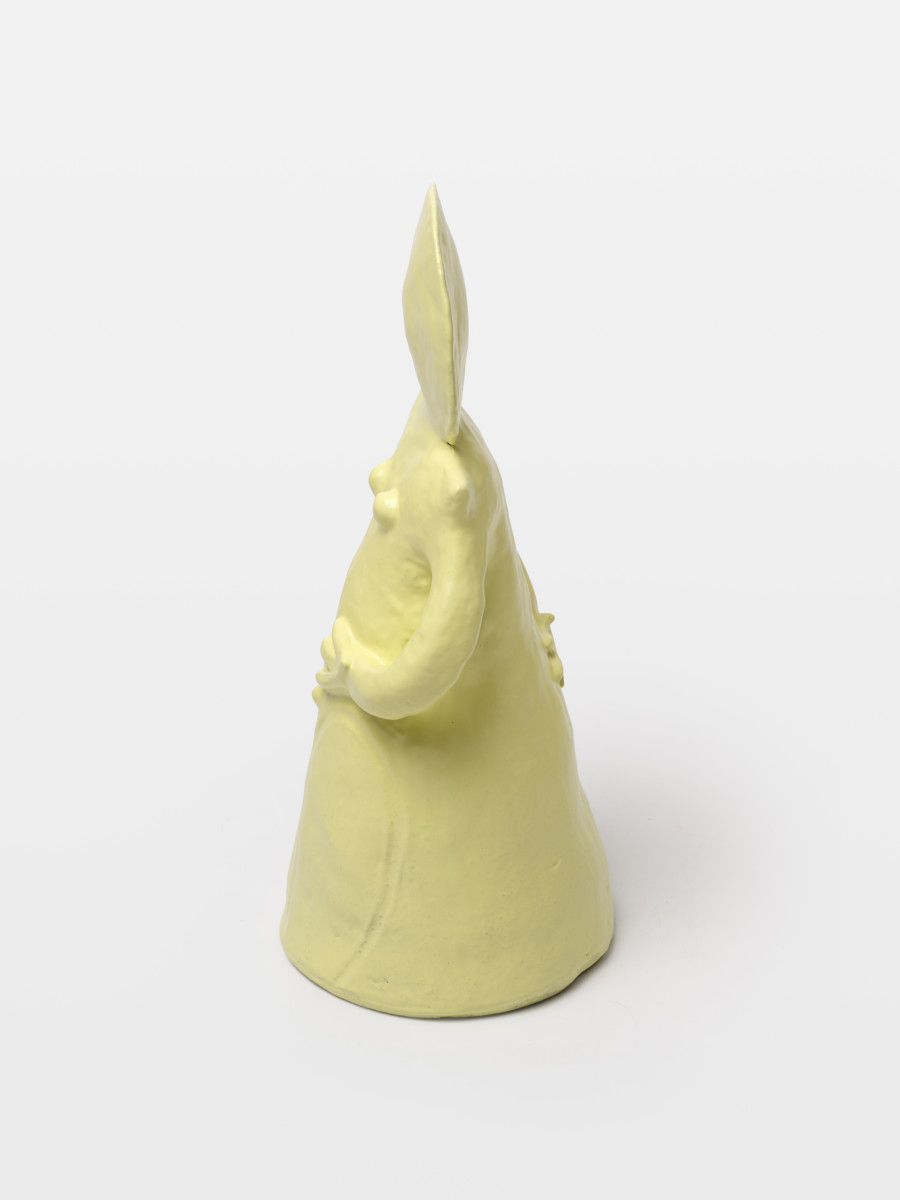 Mai-Thu Perret, Each time you bring it up it is new, 2024, Glazed ceramic, 54 x 25 x 24 cm. Photo: Mareike Tocha