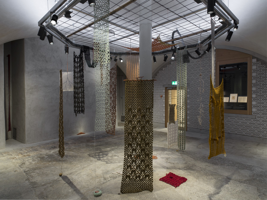 Exhibition view «nudos de tiempo» by ektor garcia, mixed media installation, Cabaret Voltaire 2022. Photo: Cedric Mussano. Courtesy: the artist