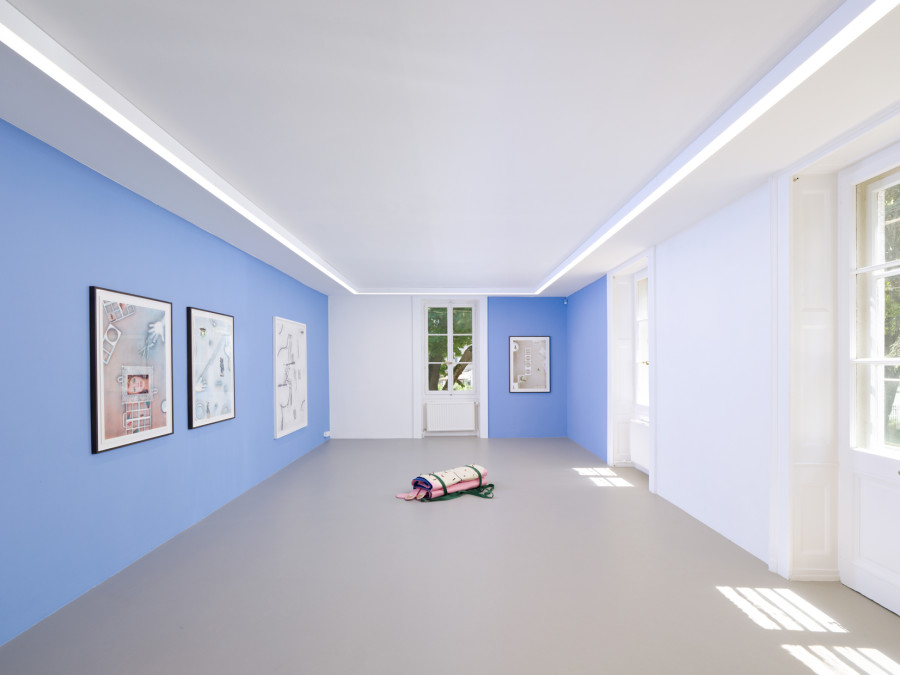 Hippolyte Hentgen, vue de l’exposition « Chambre à deux lits » à la Villa du Parc - centre d’art contemporain - Aurélien Mole, 2025