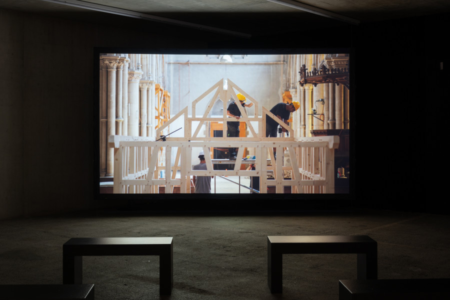 Le Chant des Maisons, 2022. 4K, color with sound 24:30 min. Commissioned by the 16th Lyon Biennale of contemporary art. Fotocredit: Video stills; credit Annika Kahrs & Produzentengalerie Hamburg. Ausstellungsansicht / Installation view Kunsthaus Baselland 2025. Foto / Photo: Finn Curry