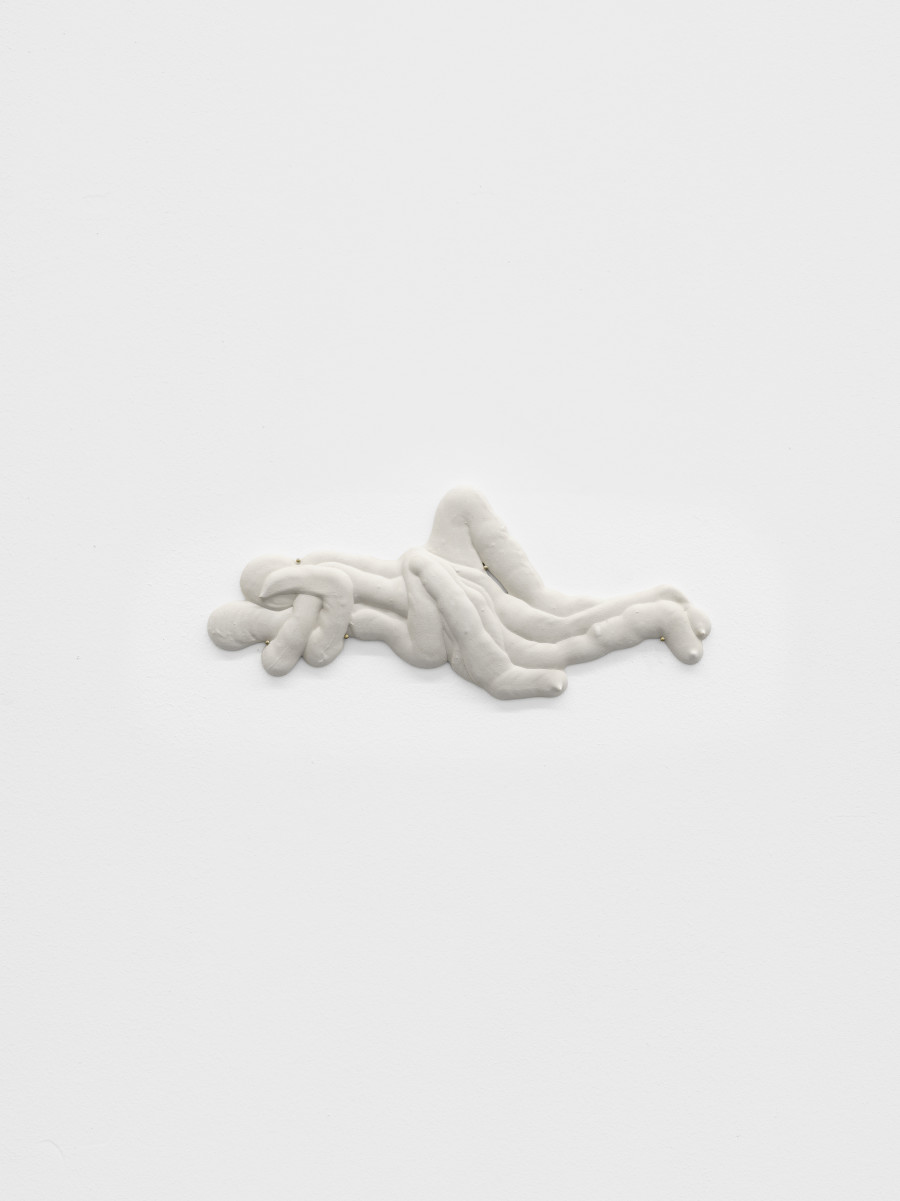 Markus Raetz, Paar (Couple), 1980, Plaster, piped, 13.5 x 32.5 x 2 cm. Photo: Cedric Mussano