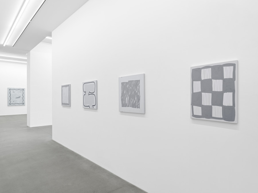 Installation view, Amy Feldman, Goodnight Light, Galerie Eva Presenhuber, Waldmannstrasse, Zurich, 2022 © Amy Feldman Courtesy the artist and Galerie Eva Presenhuber Photo: Stefan Altenburger Photography, Zürich