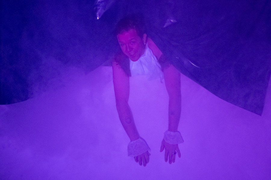 Nicola Genovese, Desireless, performance, curated by Francesco Urbano Ragazzi, produced by Fabriktheater Rote Fabrik, 2023.
