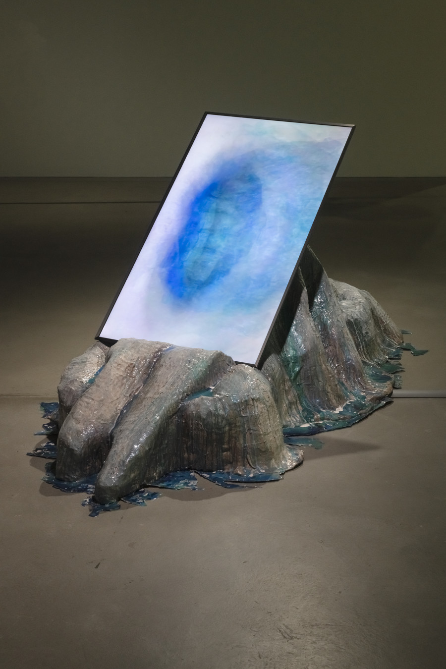 Exhibition view «Libby Heaney: Quantum Soup», 2024, HEK, photo: Franz Wamhof