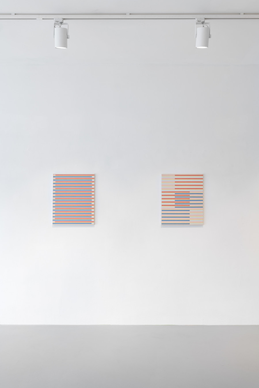 Exhibition view, Lena Hilton, SINGLE GRID – TRAME SIMPLE, Wilde, 2023. Photo Eric Bergoend