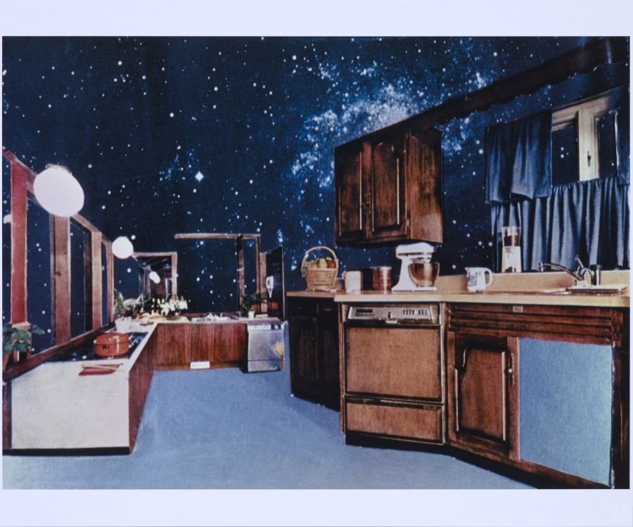 House Beautiful: The Colonies, Martha Rosler, ca. 1969–1972, Inkjet auf Epson Premium Papier; Ed. 1/10 + 2 AP, HxB: 54.5 x 63.1 cm, Inv. G 2018.17, Creditline: Kunstmuseum Basel- Ankauf, Photo Credit: Martin P. Bühler