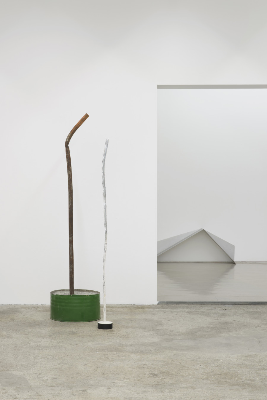 Exhibition view, Affinities, Galerie Mark Müller, 2022. Photo: Conradin Frei