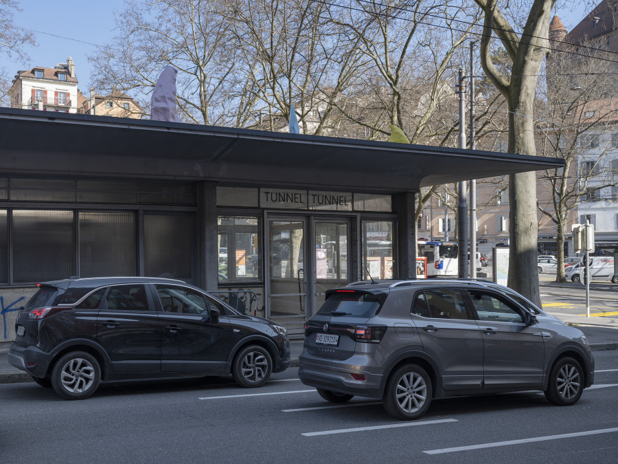 Installation view, Sarah Benslimane, The Way We Trust, Tunnel Tunnel, 2022. Photo: Julien Gremaud