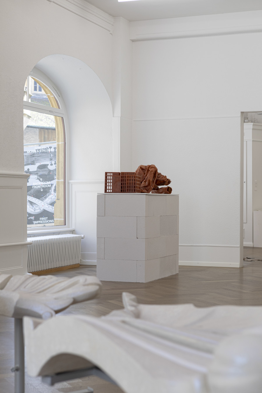 Installation view, FIRST IMPRESSIONS, KRONE COURONNE, 2024. Photo credit: © Michal Florence Schorro