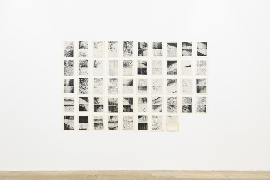 Exhibition views: Above All, They Had No Fear of Vertigo, 3Nós3, Rafael França, Hudinilson Jr., Mario Ramiro, cur. by Raphael Gygax, Galerie Peter Kilchmann, Zurich, Switzerland, 2022 Courtesy of the artists' estates, Mario Ramiro and Galerie Peter Kilchmann, Zurich/ Paris Photo: Sebastian Schaub