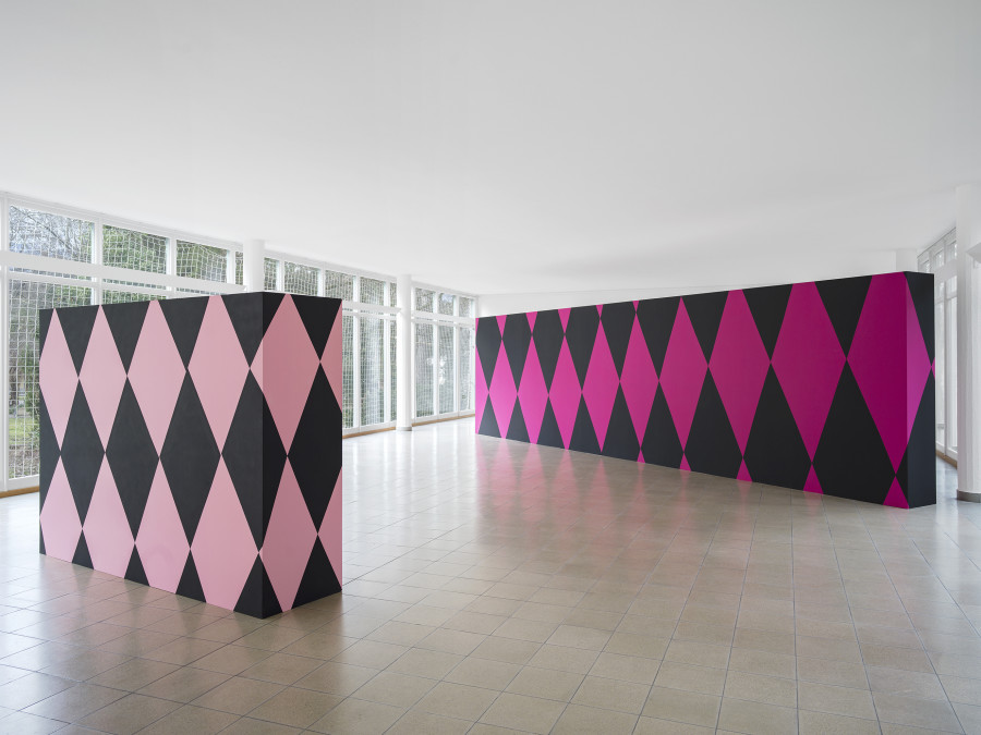 Sophie Gogl die knusprige Nichte Ausstellungsansicht / installation view Kunsthaus Glarus, 2023 Alle Werke / all works courtesy die Kunstlerin / the artist and / und KOW, Berlin Alle Fotos / all images: Cedric Mussano