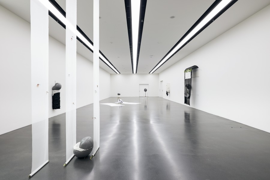 Installation view, Maude Léonard-Contant, spot on, Kunstmuseum Luzern, 2023. Photo: Moritz Schermbach