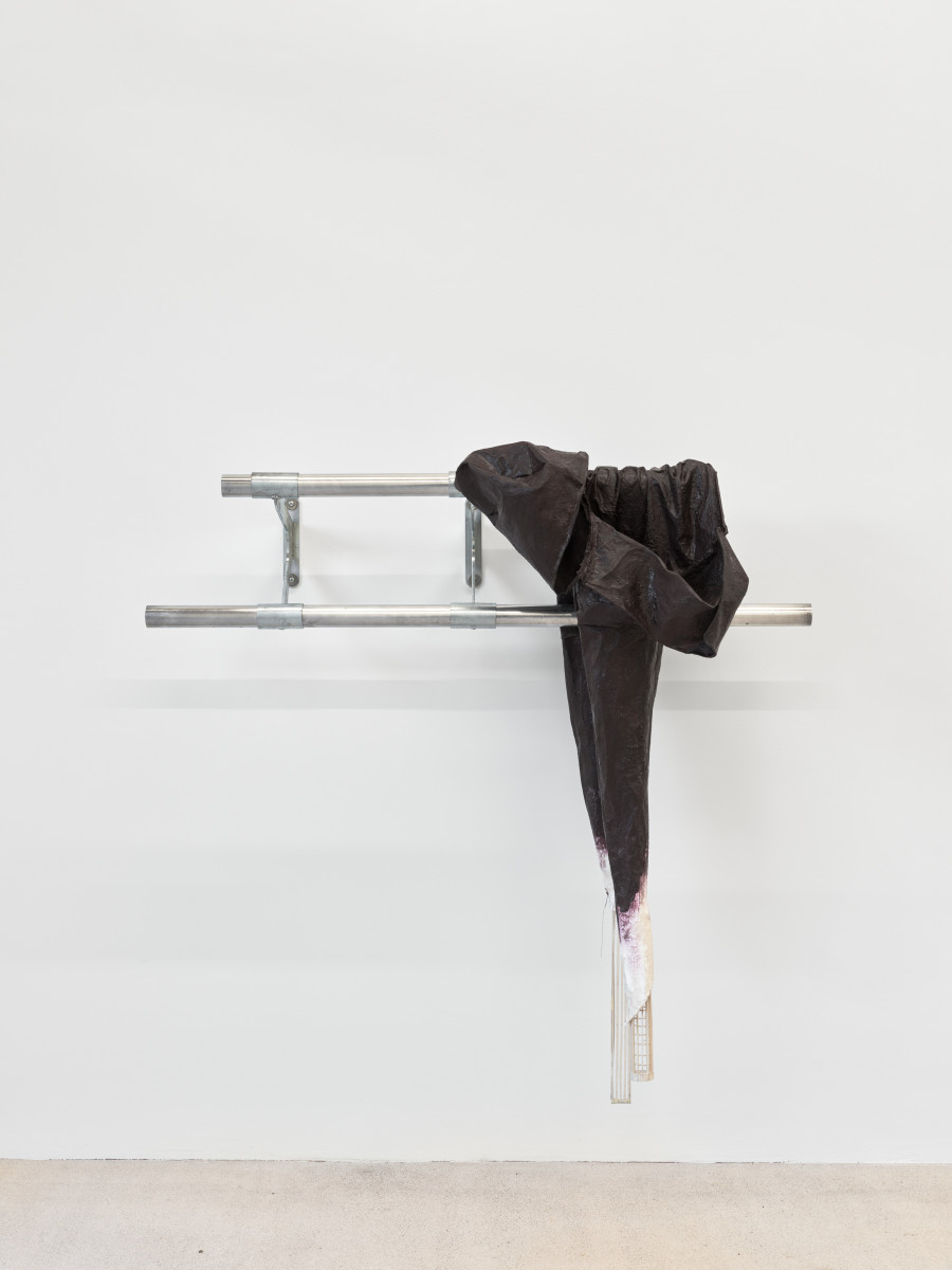 Christiane Blattmann, Dependers, 2025, Barre holders, aluminum, encaustic on jesmonite, stucco plaster and canvas, archival cardboard, 105 × 108 × 31 cm. Damien & The Love Guru, 2025. Courtesy of the artist and Damien & The Love Guru, Brussels/Zurich. Photography : Felix Jungo