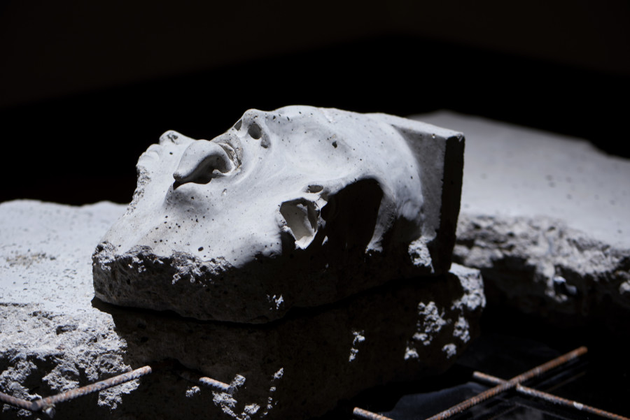 Valentin Noujaïm, Gargoyle (1), 2024, detail, in: Valentin Noujaïm, PANTHEON, Kunsthalle Basel, 2025, photo: Philipp Hänger / Kunsthalle Basel