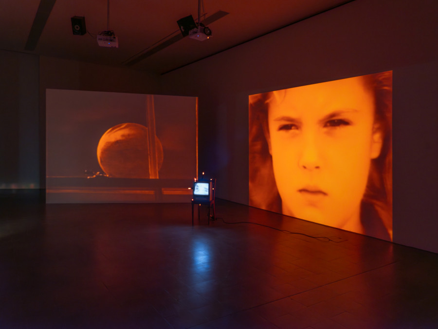 Exhibition view, Susan Hiller, Divided Self, Kunsthaus Biel Centre d’art Bienne, 2025. © The Estate of Susan Hiller; Courtesy of Lisson Gallery; photos Lea Kunz