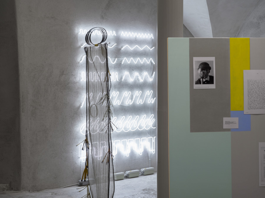 Exhibition view Sophie Taeuber-Arp / Mai-Thu Perret «Ich bin wü ü ü ü ü ü ü ü tend», Cabaret Voltaire 2022. Photo: Cedric Mussano