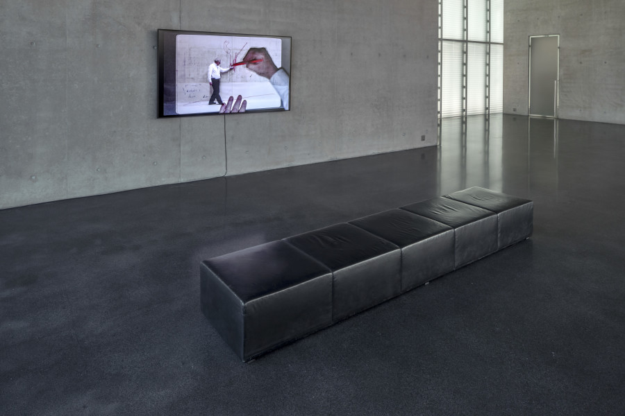 Unprecedented Times Installation view ground floor, Kunsthaus Bregenz, 2020 Annette Messager Certitudes – Incertitudes, 2019–2020 Courtesy of the artist and Marian Goodman Gallery, London/New York/Paris Photo: Markus Tretter (c) Kunsthaus Bregenz