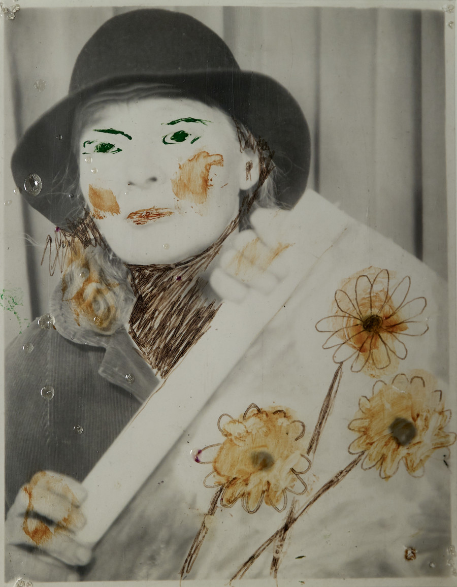 Lee Godie, sans titre, s.d. Silver print, 12 x 9.5 cm Collection Christopher LaMorte and Robert Grosset Photo ©John Faier