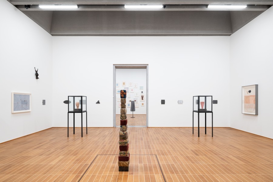 Exhibition view, Louise Bourgeois x Jenny Holzer, The Violence of Handwriting Across a Page. Kunstmuseum Basel, 2022. Photo: Jonas Hänggi. Courtesy: The Easton Foundation and ProLitteris