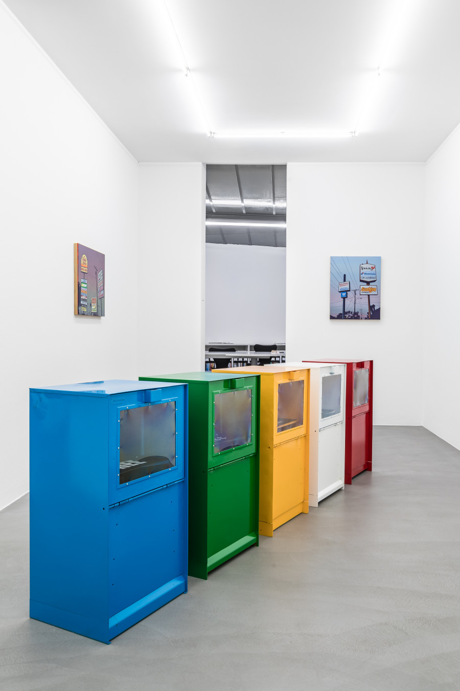 Exhibition view, Rita McBride & Glen Rubsamen, Daily Echo Free Mirror, Mai 36 Galerie, 2023. Photo credits: Peter Baracchi