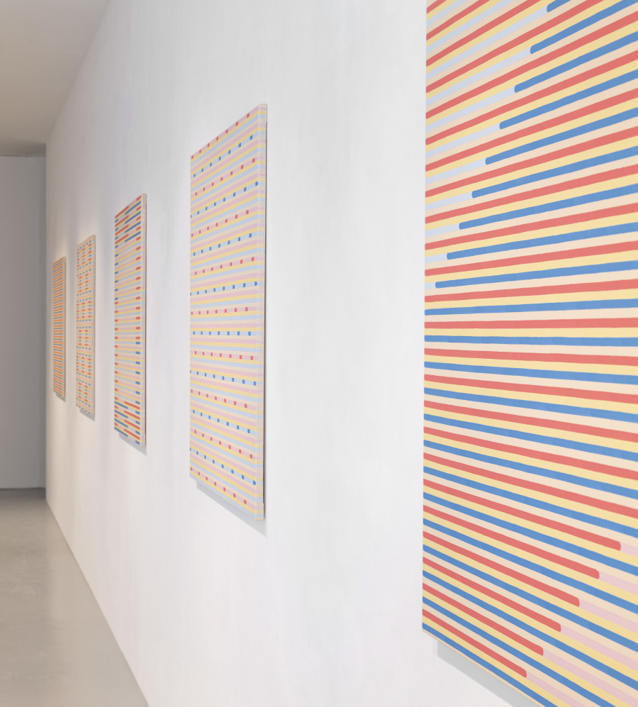 Exhibition view, Lena Hilton, SINGLE GRID – TRAME SIMPLE, Wilde, 2023. Photo Eric Bergoend